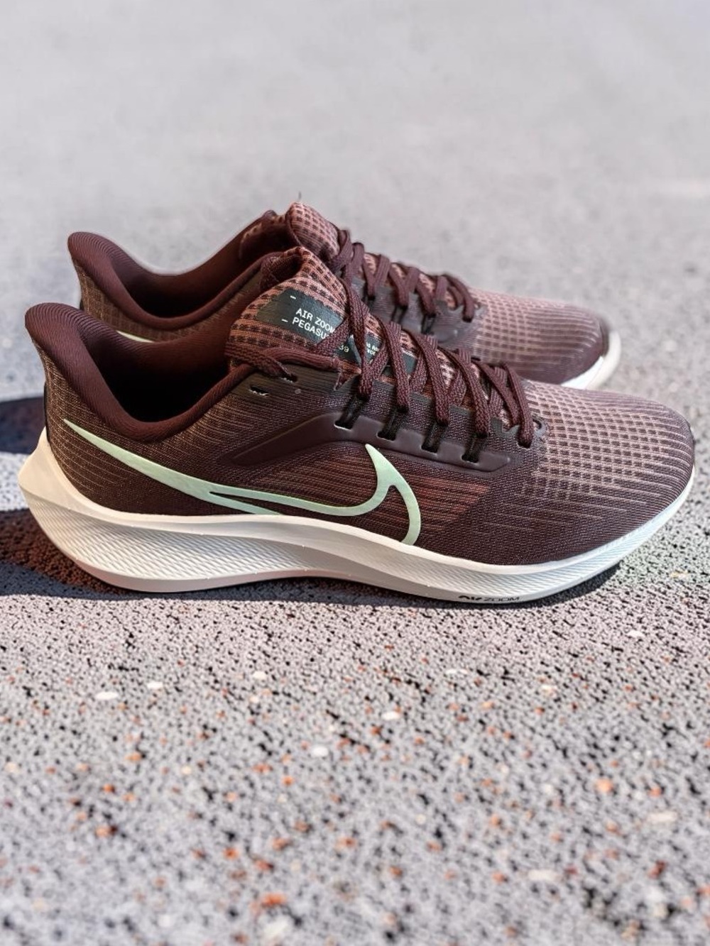 Nike Air Zoom Pegasus Size 9 Canyon Rust Burgundy Mint Green Running Shoes